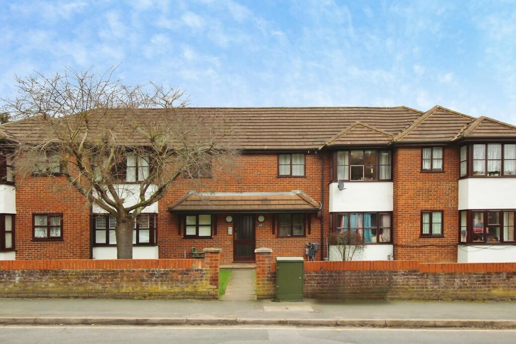 1 bed 1st Floor Flat for rent in High Wycombe. From Northwood - High Wycombe