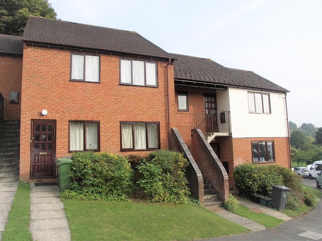 2 bed 1st Floor Flat for rent in Downley. From Northwood - High Wycombe