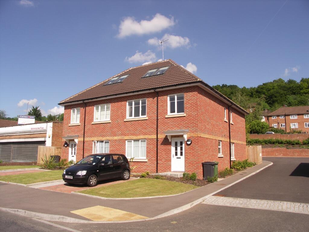 2 bed 1st Floor Flat for rent in Downley. From Northwood - High Wycombe