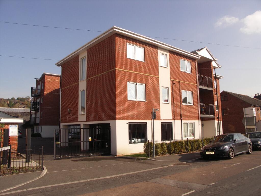 1 bed 1st Floor Flat for rent in High Wycombe. From Northwood - High Wycombe