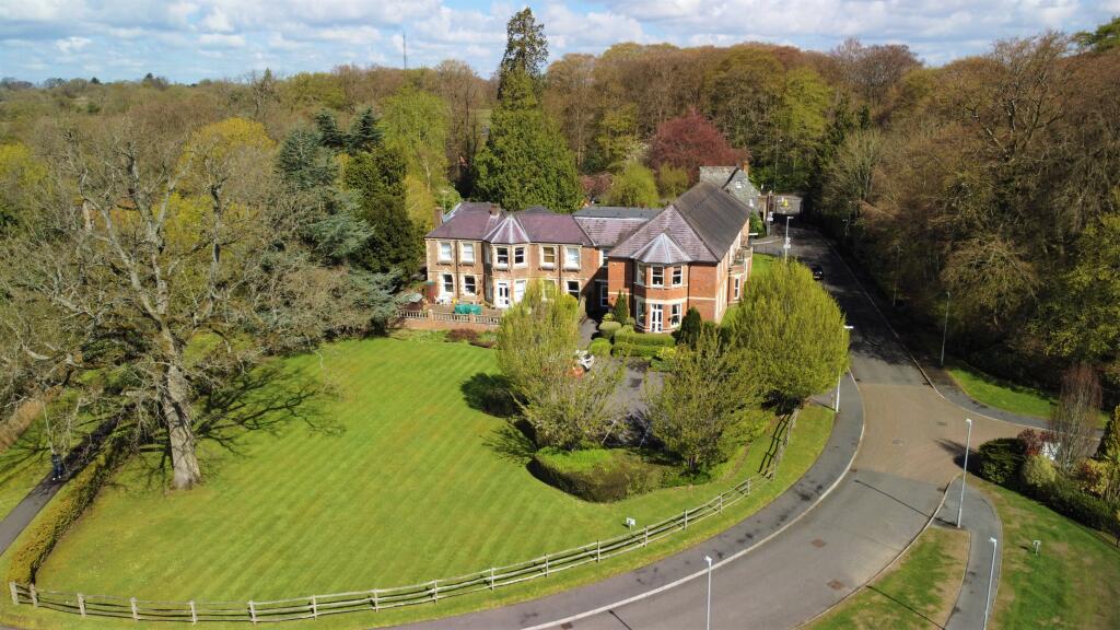 2 bed 1st Floor Flat for rent in Widmer End. From Northwood - High Wycombe