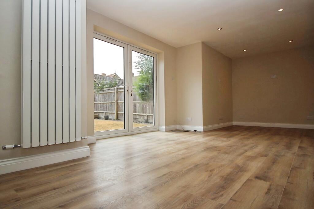 2 bed Mid Terraced House for rent in High Wycombe. From Northwood - High Wycombe