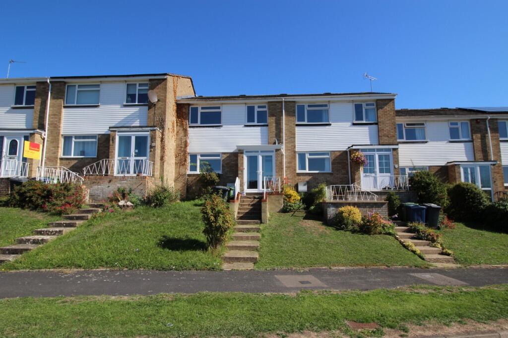 3 bed Mid Terraced House for rent in Downley. From Northwood - High Wycombe 3 bed Mid Terraced House for rent in Downley. From Northwood - High Wycombe