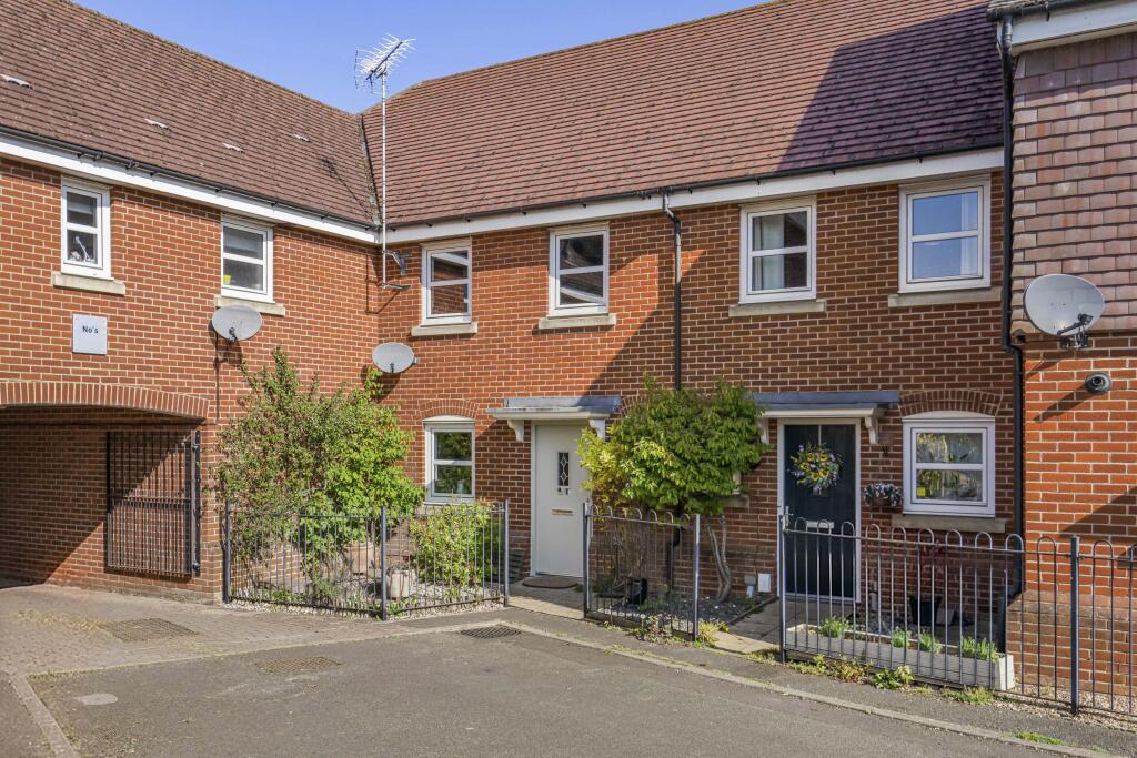 2 bed Mid Terraced House for rent in Downley. From Northwood - High Wycombe 2 bed Mid Terraced House for rent in Downley. From Northwood - High Wycombe