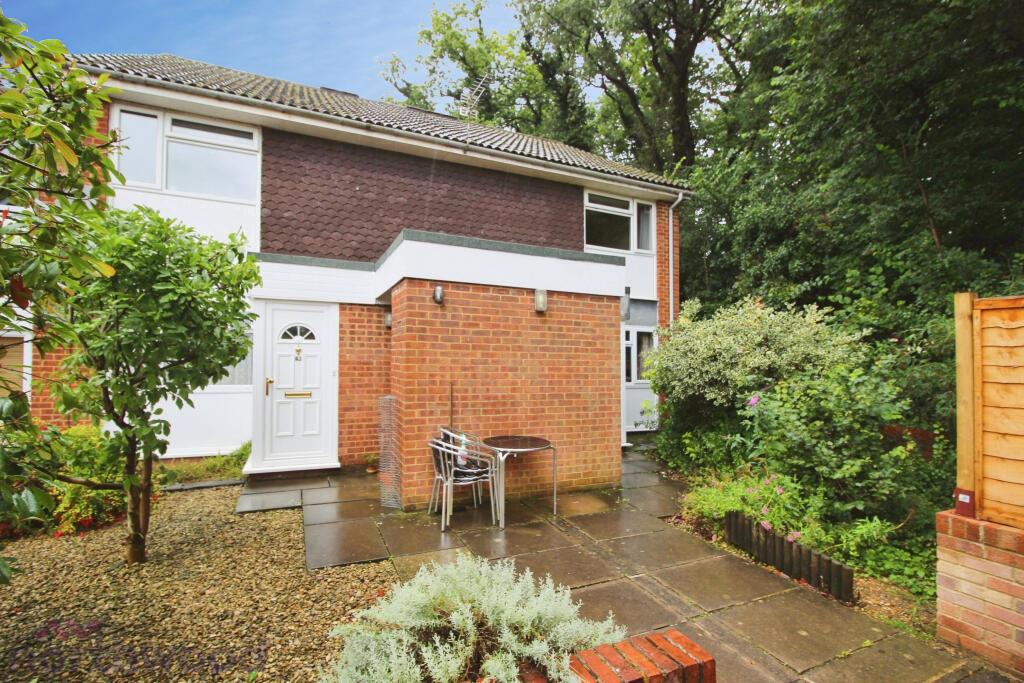 1 bed 1st Floor Flat for rent in Downley. From Northwood - High Wycombe