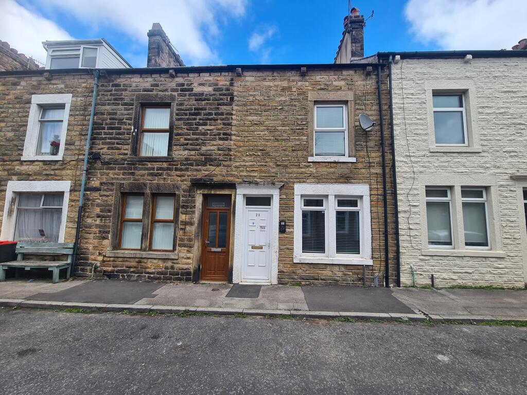 4 bed Mid Terraced House for rent in Lancaster. From Northwood - Lancaster