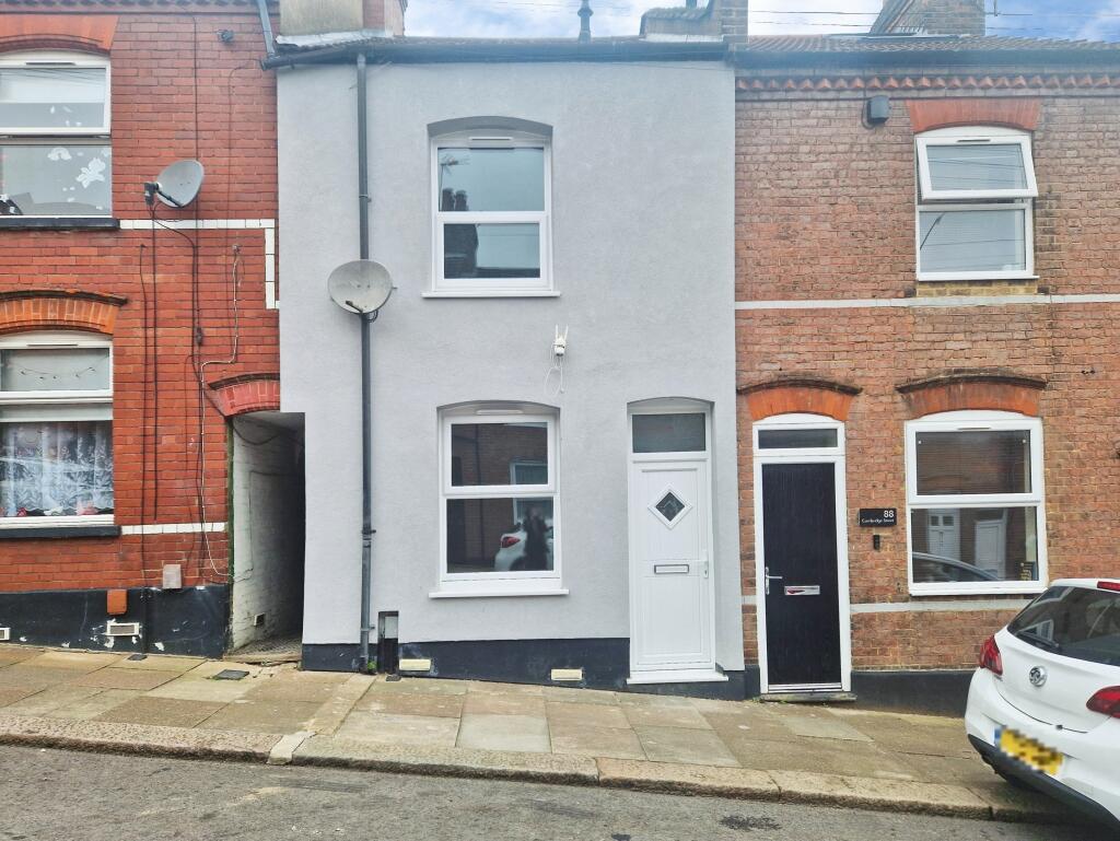 2 bed Mid Terraced House for rent in Luton. From Northwood - Luton