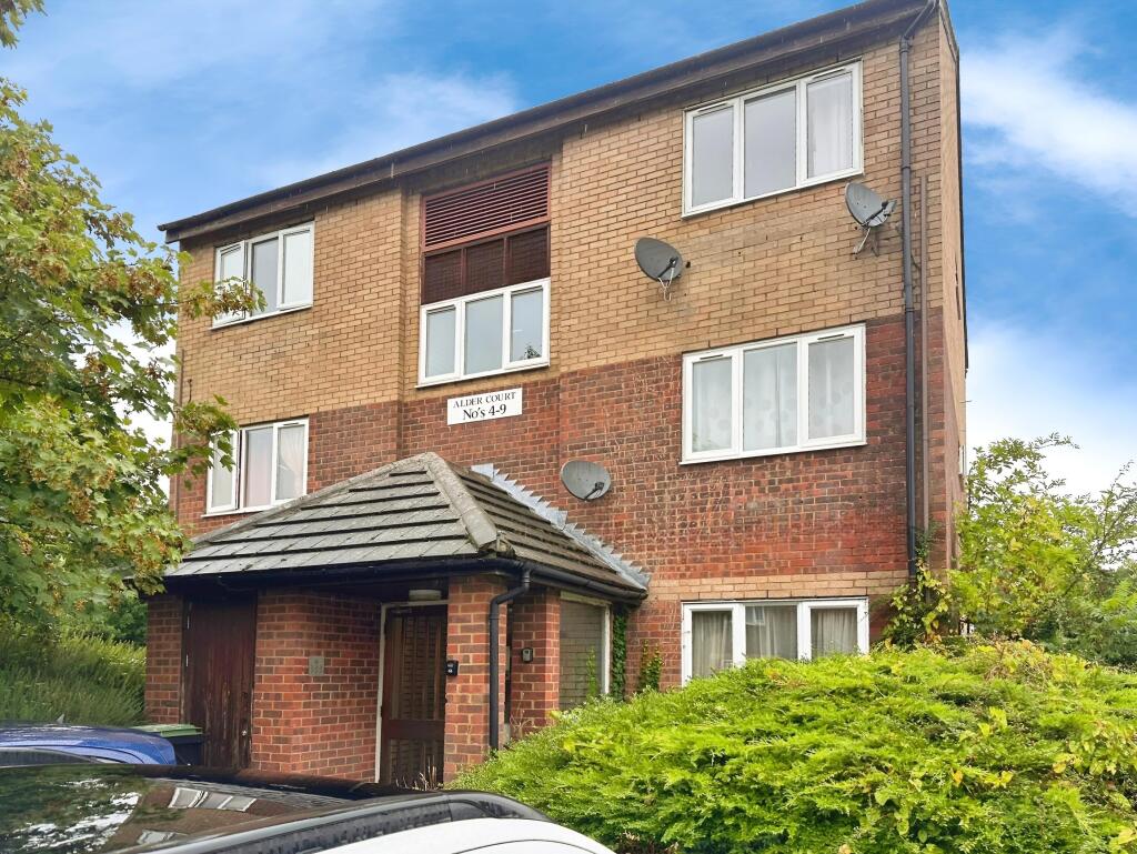 1 bed 1st Floor Flat for rent in Streatley. From Northwood - Luton