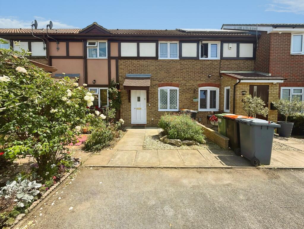 2 bed Mid Terraced House for rent in Dunstable. From Northwood - Luton