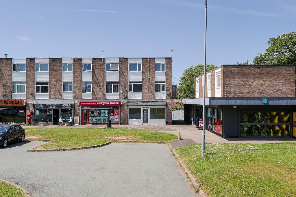 2 bed 1st Floor Flat for rent in Whirley Grove. From Northwood - Macclesfield
