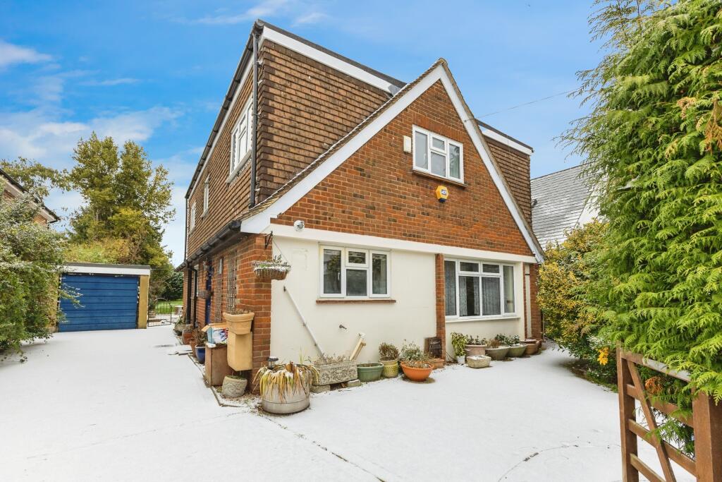 4 bed Detached for rent in Maidenhead. From Northwood - Maidenhead