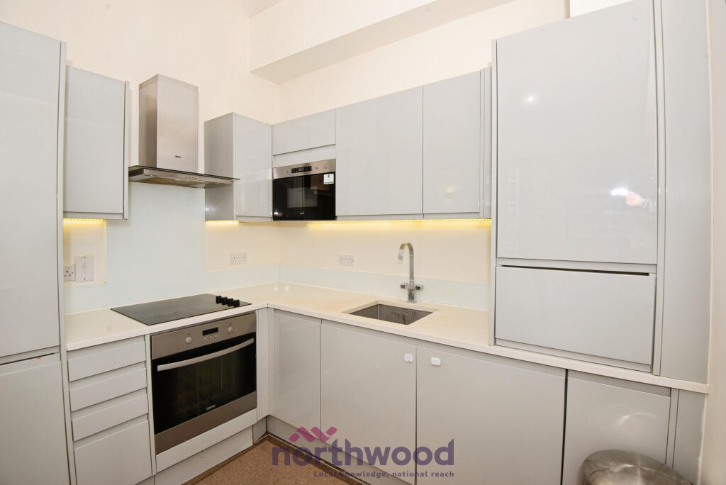 2 bed 1st Floor Flat for rent in Maidenhead. From Northwood - Maidenhead