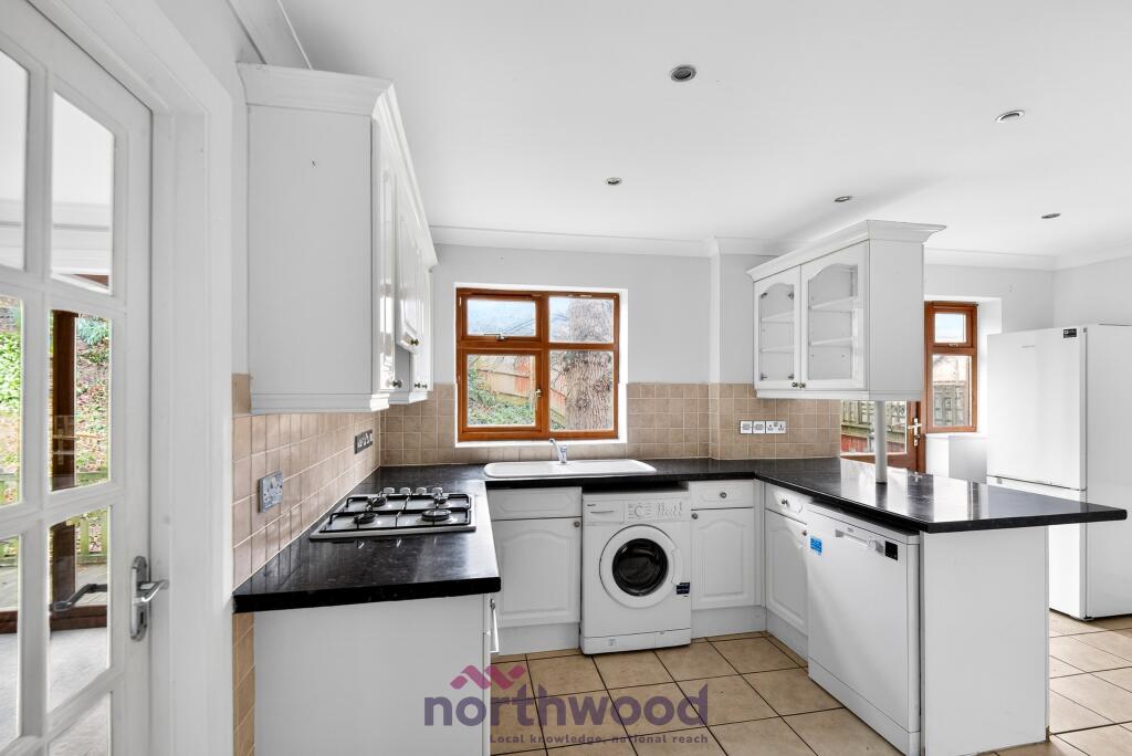 4 bed Detached for rent in Bray. From Northwood - Maidenhead