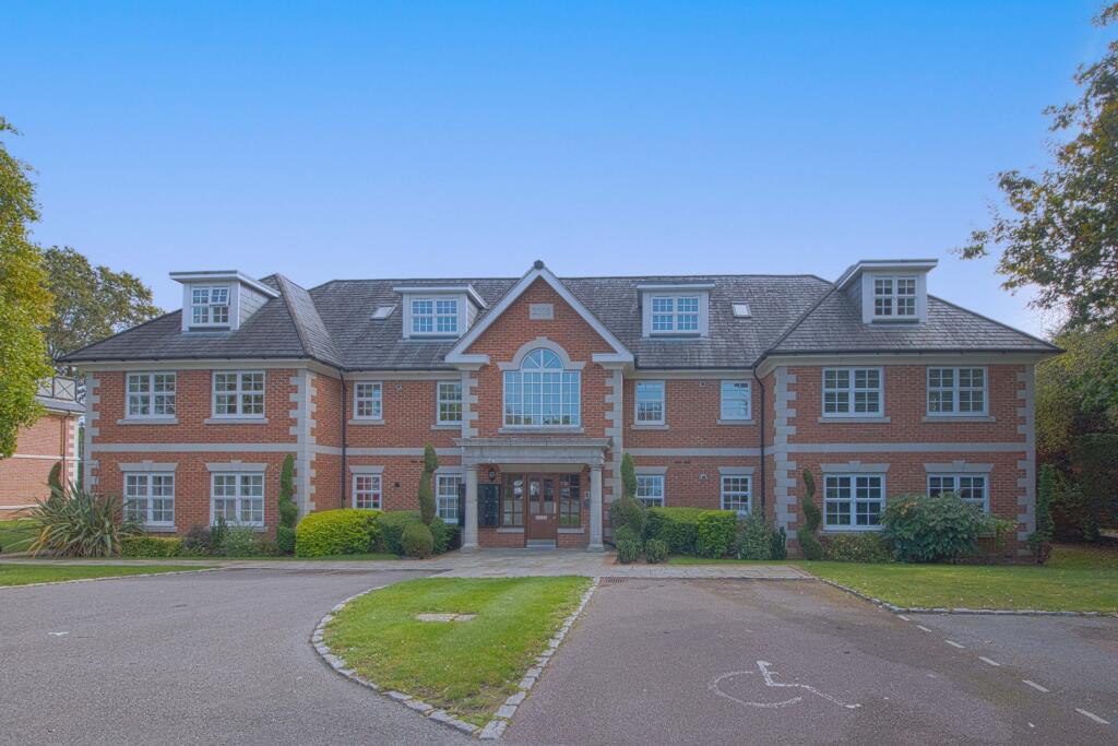 2 bed 1st Floor Flat for rent in Maidenhead. From Northwood - Maidenhead