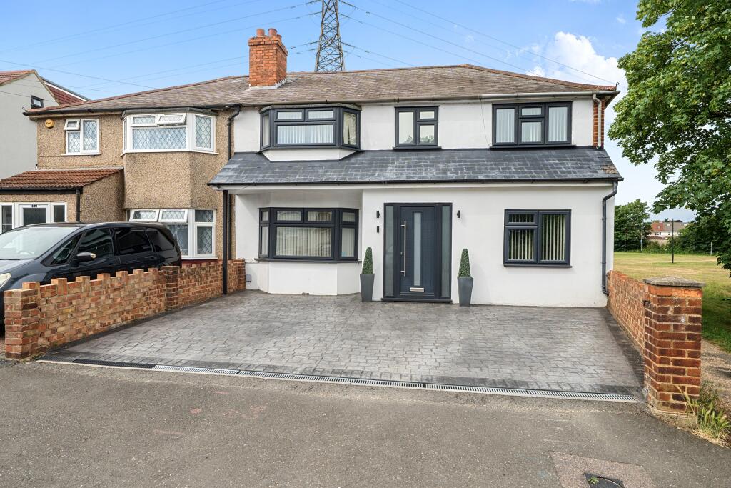 4 bed Semi Detached for rent in Slough. From Northwood - Maidenhead 4 bed Semi Detached for rent in Slough. From Northwood - Maidenhead