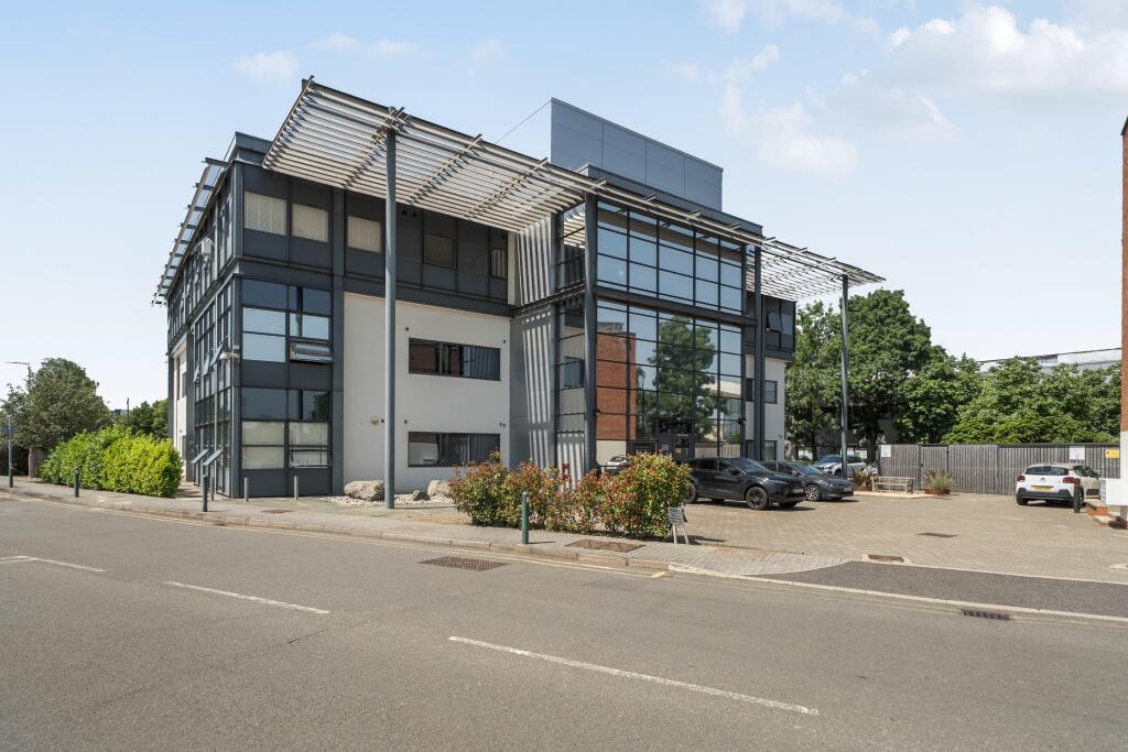 1 bed 1st Floor Flat for rent in Maidenhead. From Northwood - Maidenhead
