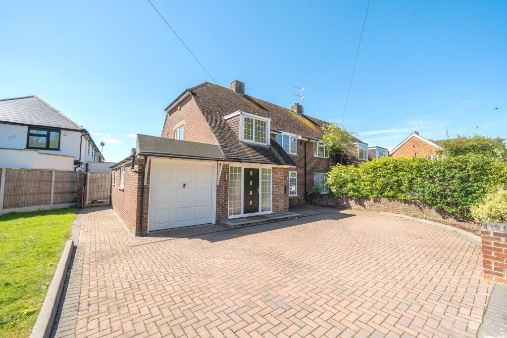 3 bed Semi Detached for rent in Oakley Green. From Northwood - Maidenhead 3 bed Semi Detached for rent in Oakley Green. From Northwood - Maidenhead