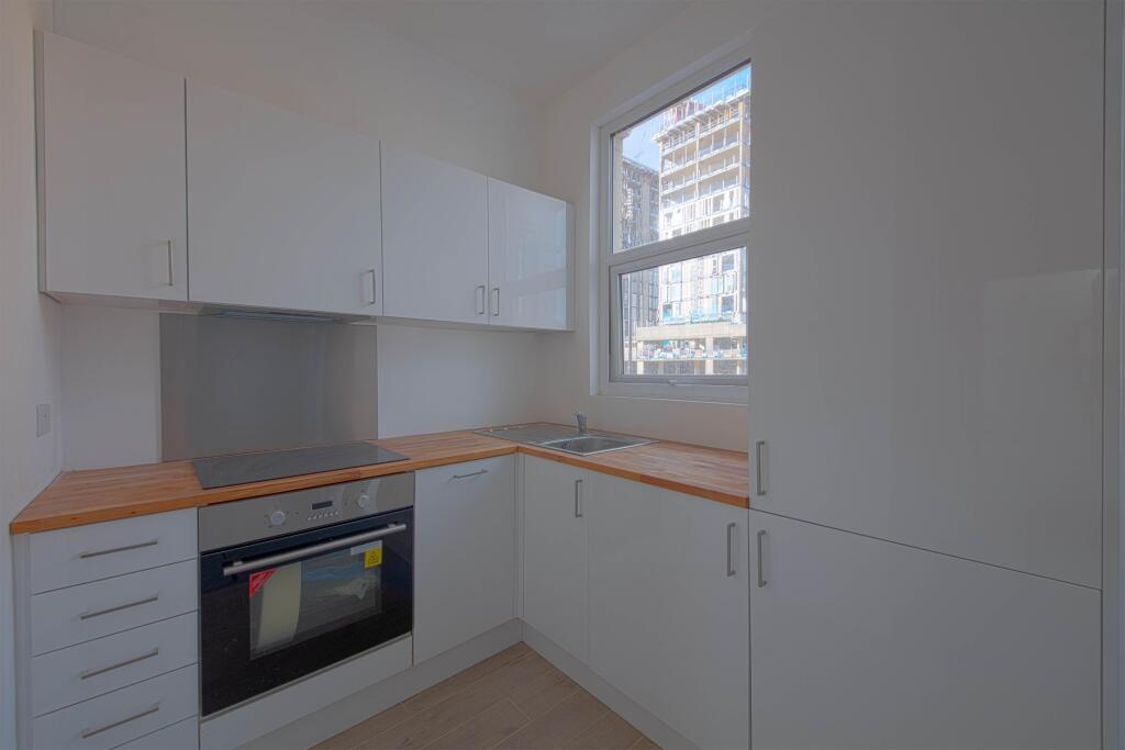 1 bed 1st Floor Flat for rent in Maidenhead. From Northwood - Maidenhead 1 bed 1st Floor Flat for rent in Maidenhead. From Northwood - Maidenhead