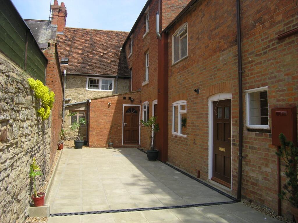 1 bed Mid Terraced House for rent in Old Stratford. From Northwood - Milton Keynes