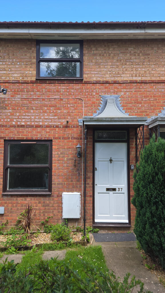 2 bed Mid Terraced House for rent in Bletchley. From Northwood - Milton Keynes