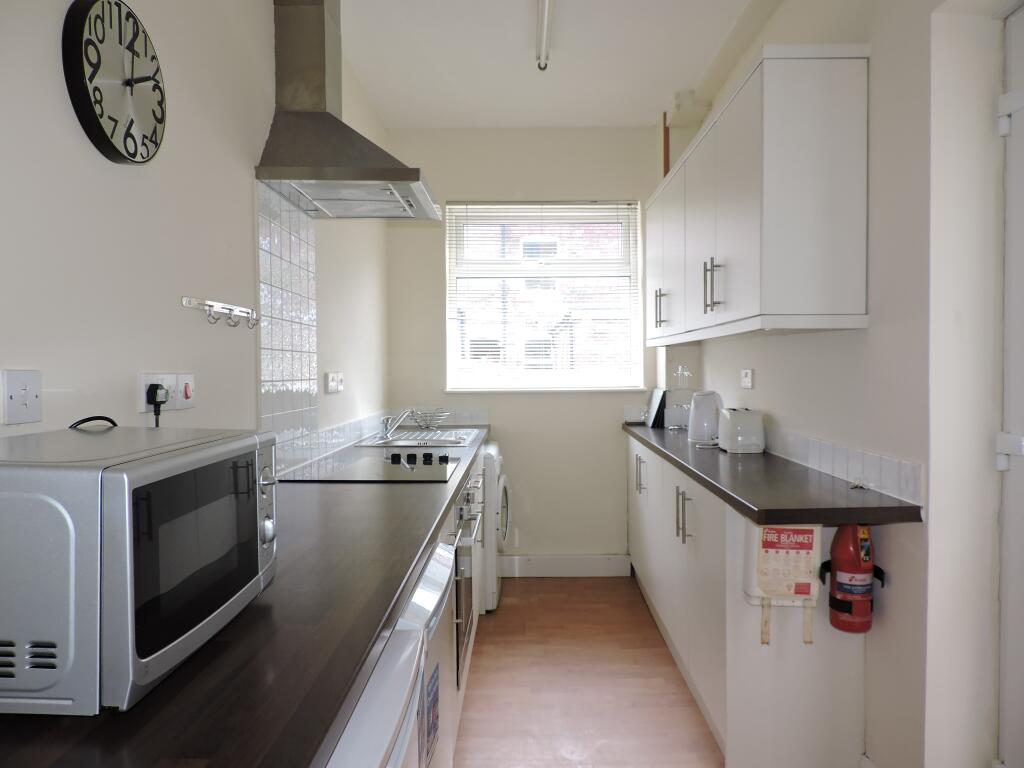 4 bed Mid Terraced House for rent in Nottingham. From Northwood - Nottingham 4 bed Mid Terraced House for rent in Nottingham. From Northwood - Nottingham