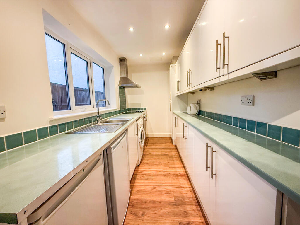 4 bed Mid Terraced House for rent in Nottingham. From Northwood - Nottingham