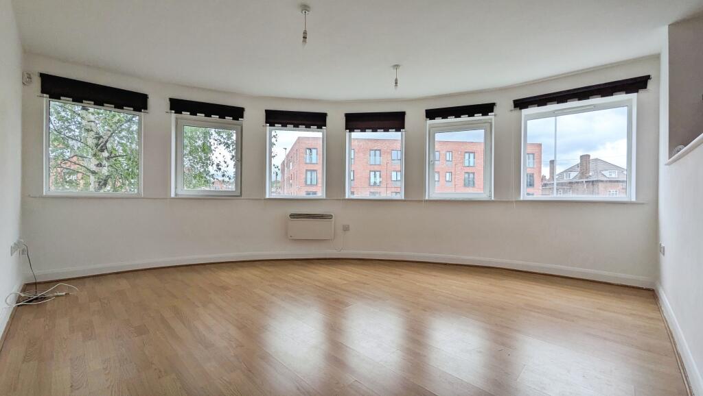 2 bed Apartment for rent in Salford. From Northwood - Oldham 2 bed Apartment for rent in Salford. From Northwood - Oldham