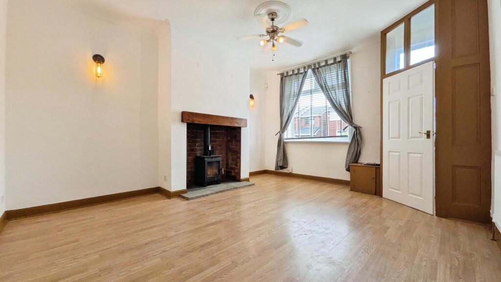 2 bed Mid Terraced House for rent in Chadderton. From Northwood - Oldham 2 bed Mid Terraced House for rent in Chadderton. From Northwood - Oldham