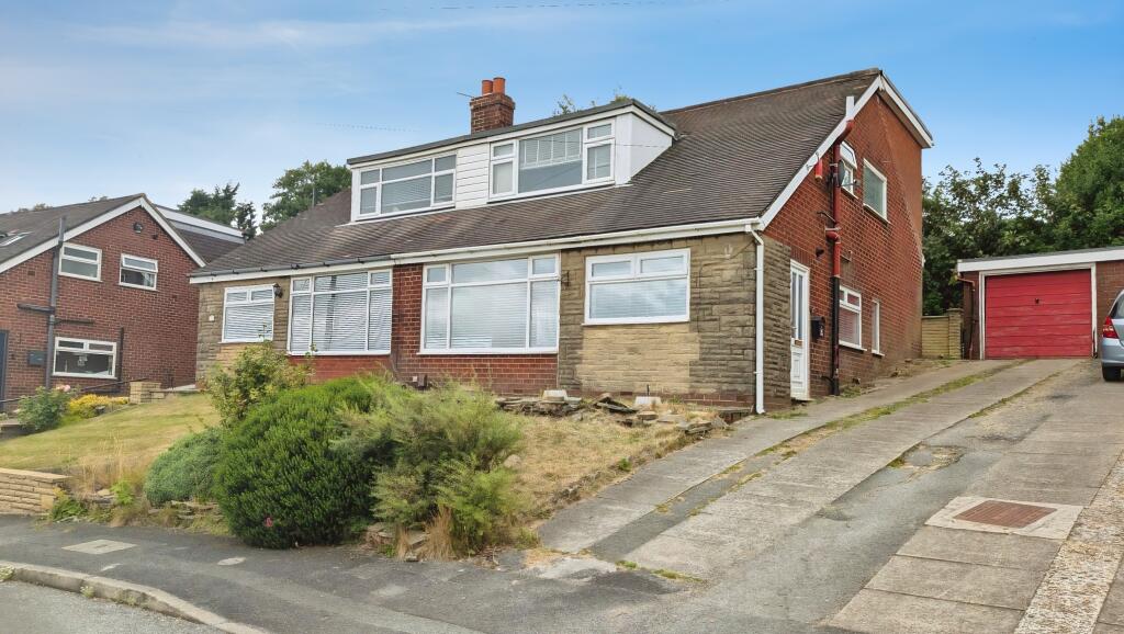 3 bed Semi Detached for rent in Lees. From Northwood - Oldham