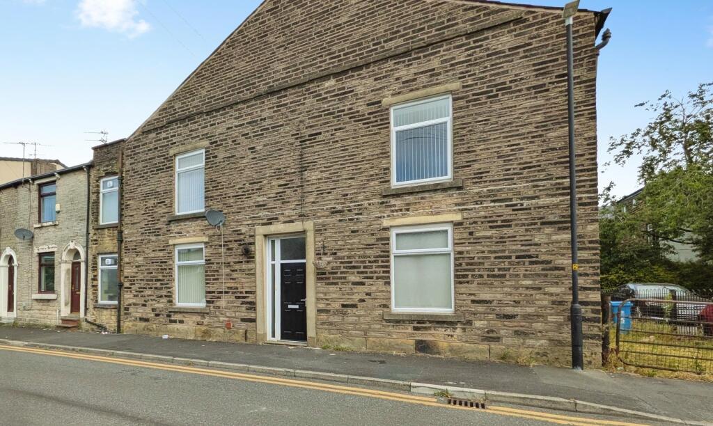 2 bed 1st Floor Flat for rent in Lees. From Northwood - Oldham