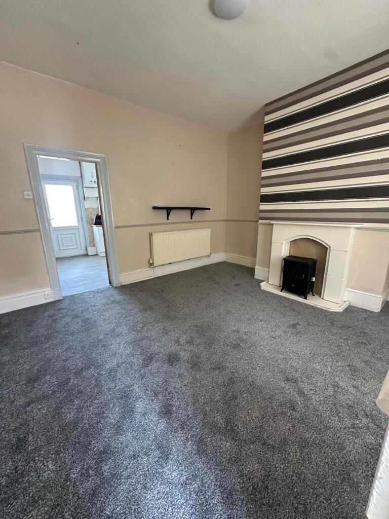 2 bed Mid Terraced House for rent in Oldham. From Northwood - Oldham