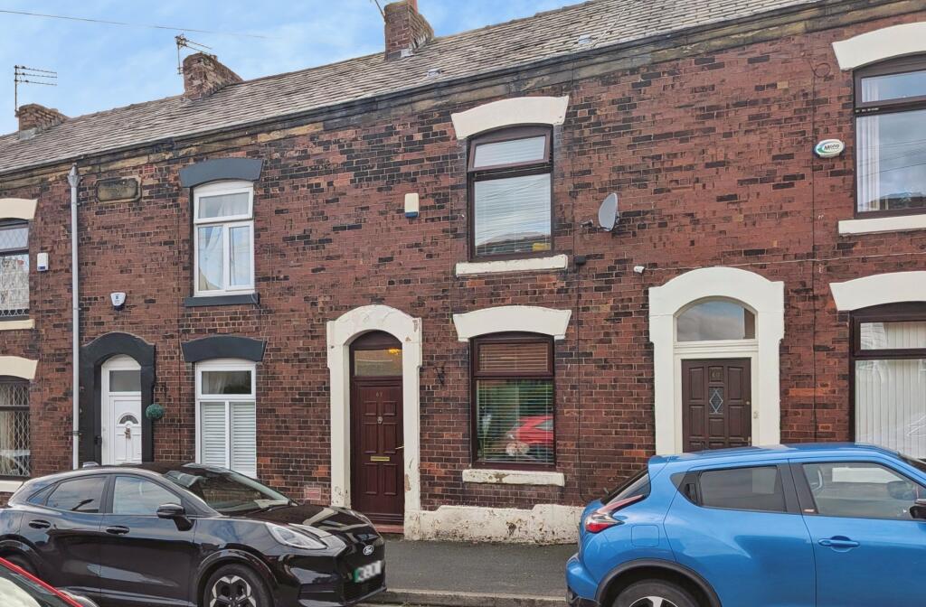 2 bed Mid Terraced House for rent in Oldham. From Northwood - Oldham