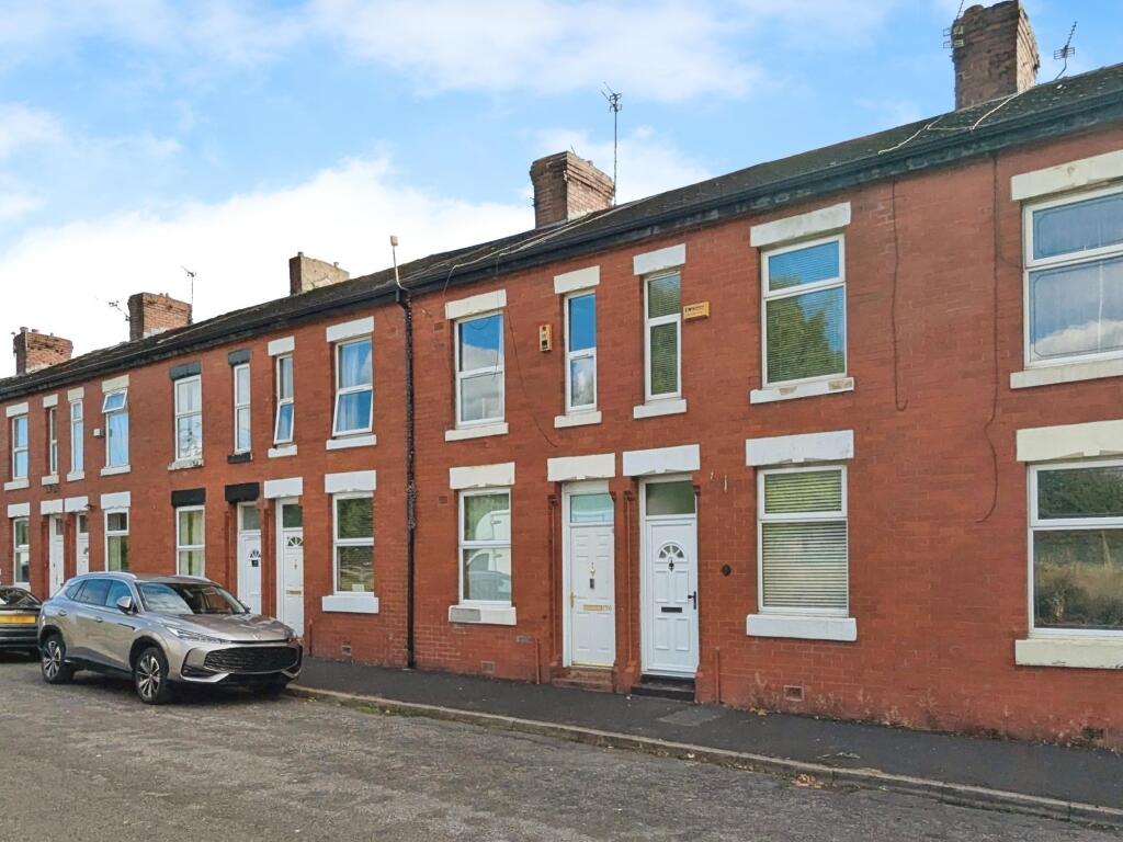 2 bed Mid Terraced House for rent in Manchester. From Northwood - Oldham 2 bed Mid Terraced House for rent in Manchester. From Northwood - Oldham