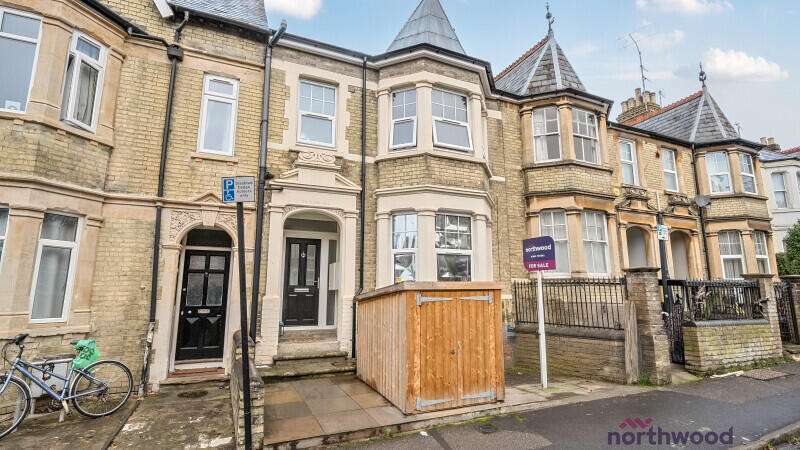 2 bed 1st Floor Flat for rent in Sandford-on-Thames. From Northwood - Oxford