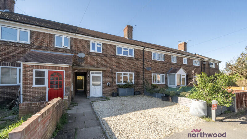3 bed Mid Terraced House for rent in Elsfield. From Northwood - Oxford