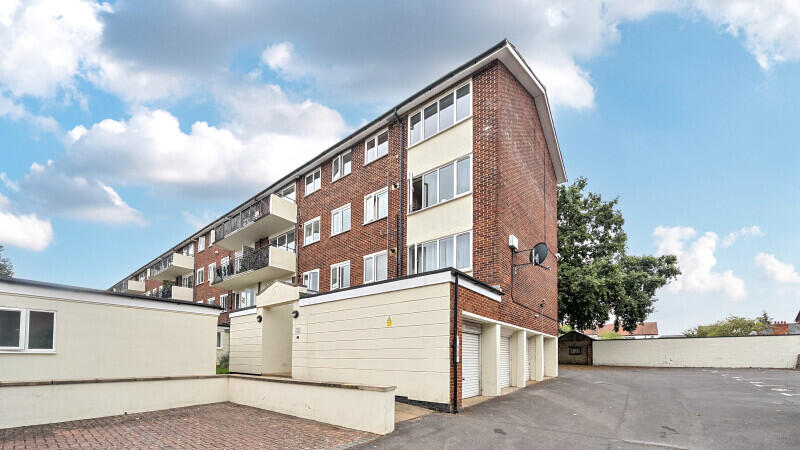 2 bed 1st Floor Flat for rent in Sandford-on-Thames. From Northwood - Oxford 2 bed 1st Floor Flat for rent in Sandford-on-Thames. From Northwood - Oxford