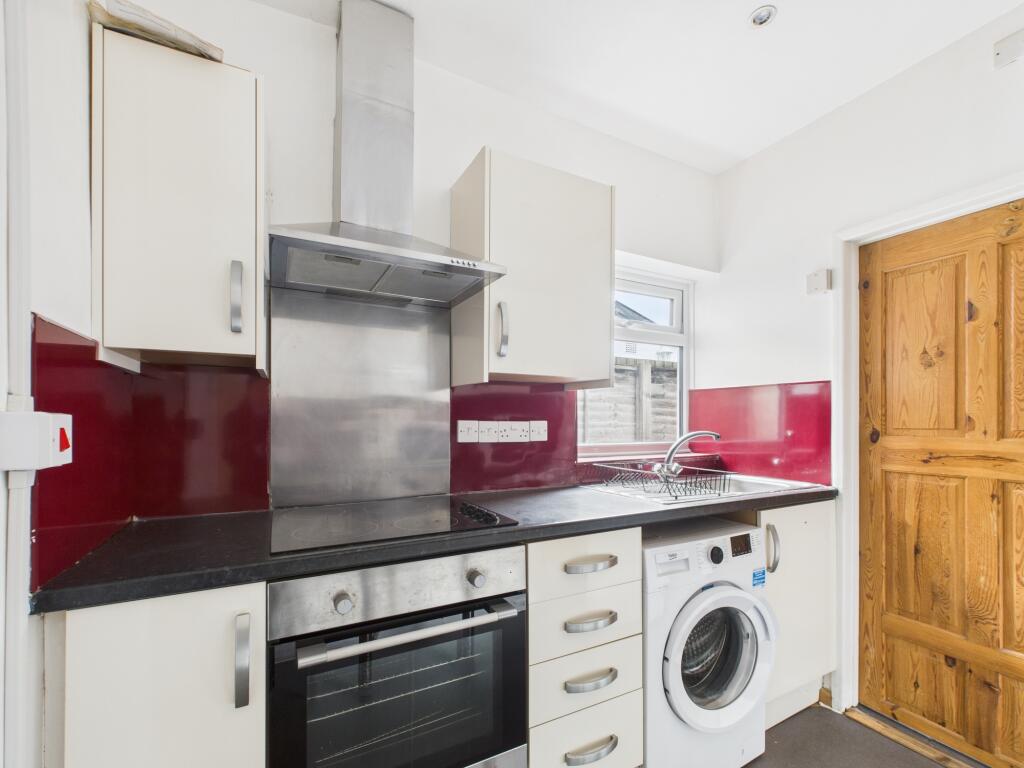 3 bed Mid Terraced House for rent in Portsmouth. From Northwood - Portsmouth