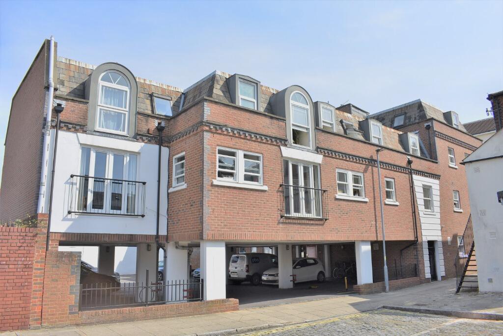 2 bed 1st Floor Flat for rent in Portsmouth. From Northwood - Portsmouth