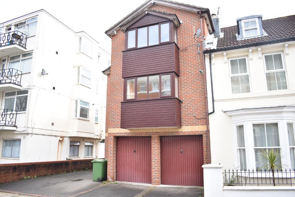 2 bed 1st Floor Flat for rent in Portsmouth. From Northwood - Portsmouth