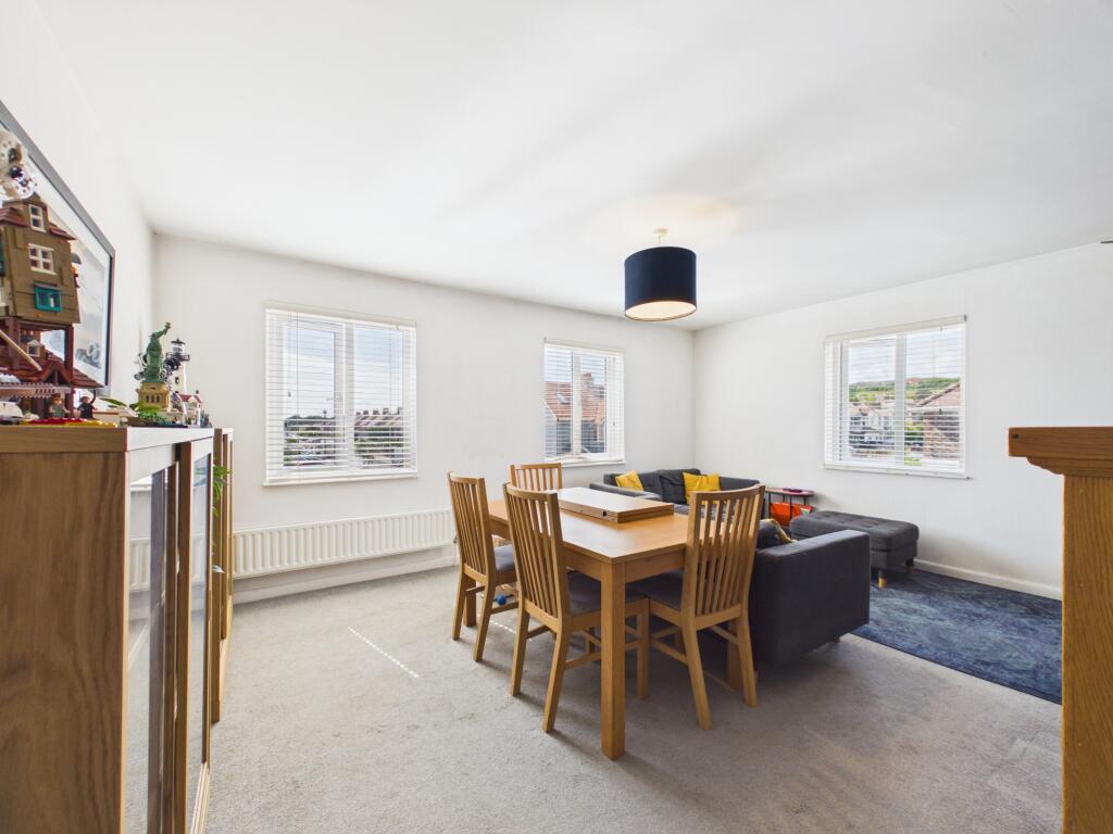 2 bed 1st Floor Flat for rent in Portsmouth. From Northwood - Portsmouth