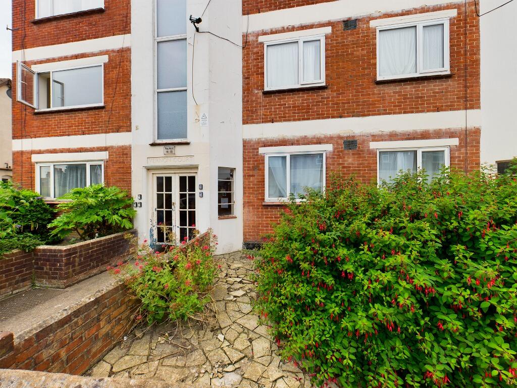 2 bed 1st Floor Flat for rent in Portsmouth. From Northwood - Portsmouth