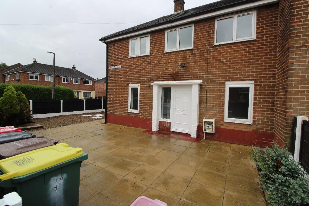 3 bed Mid Terraced House for rent in Cow Hill. From Northwood - Preston