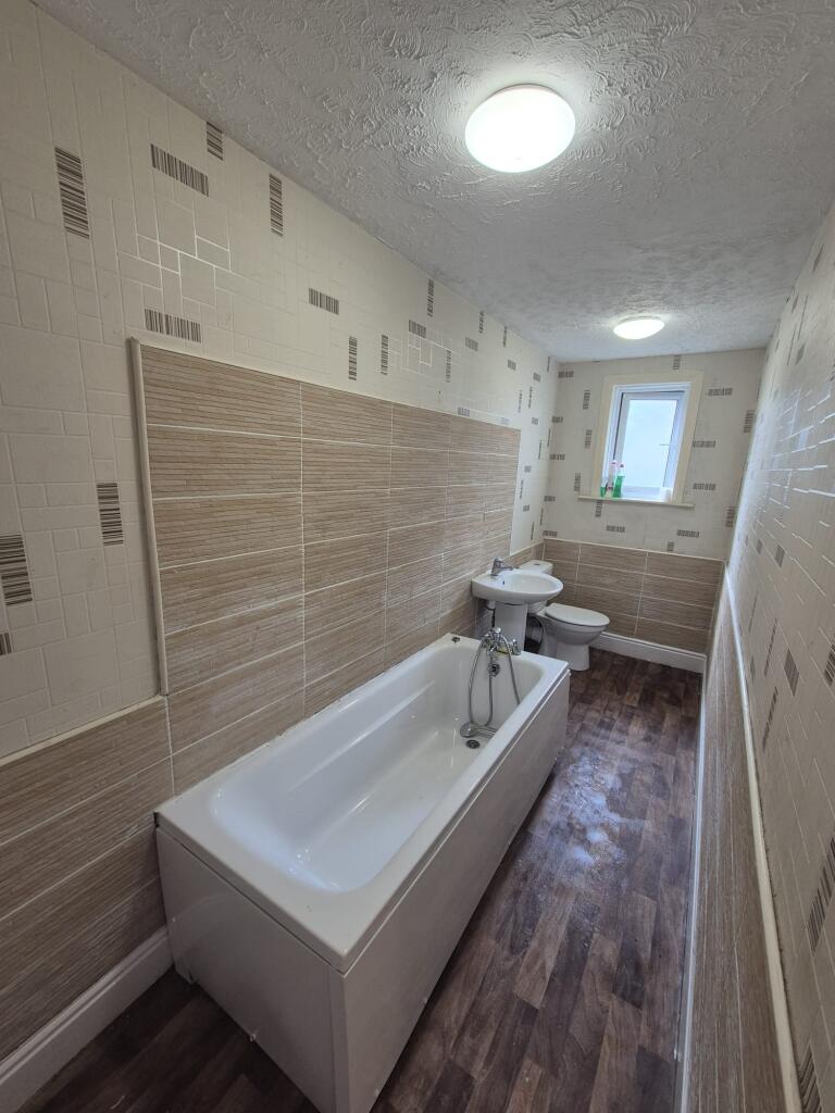 2 bed Mid Terraced House for rent in Nelson. From Northwood - Preston