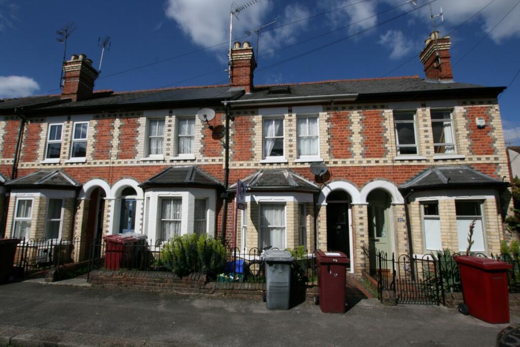 4 bed Mid Terraced House for rent in Reading. From Northwood - Reading