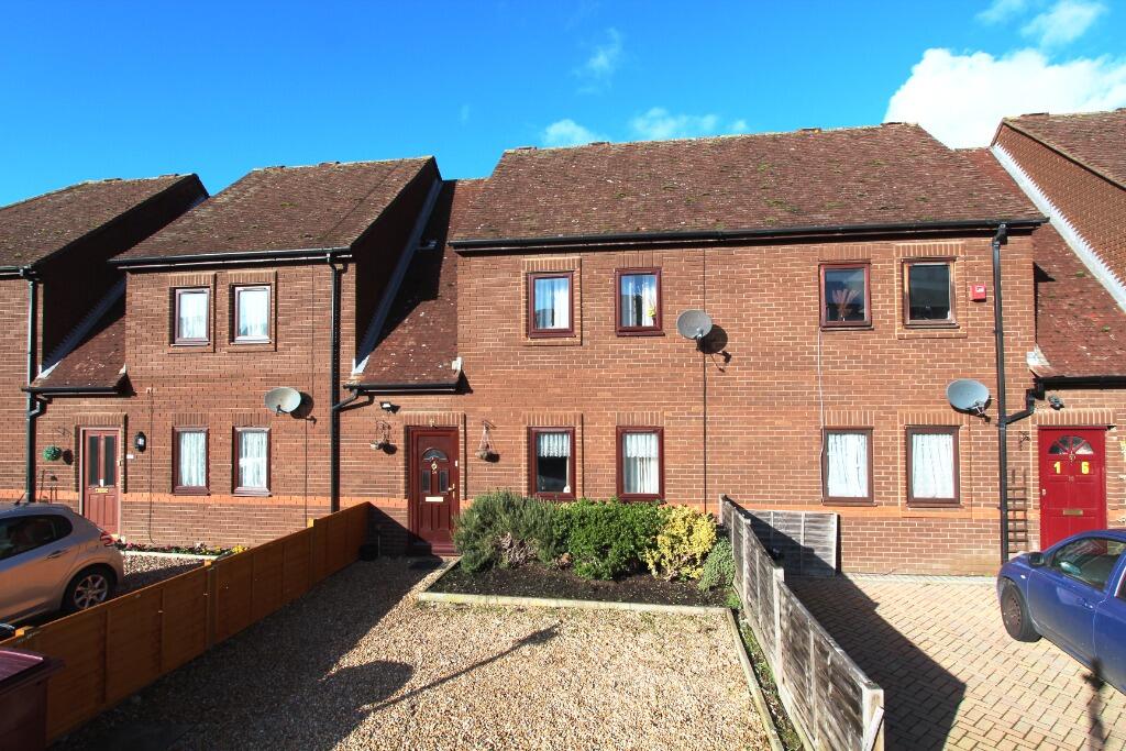 2 bed Mid Terraced House for rent in Reading. From Northwood - Reading