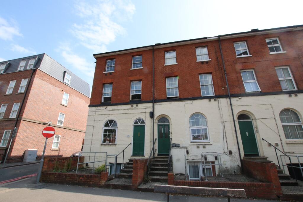 1 bed 1st Floor Flat for rent in Reading. From Northwood - Reading