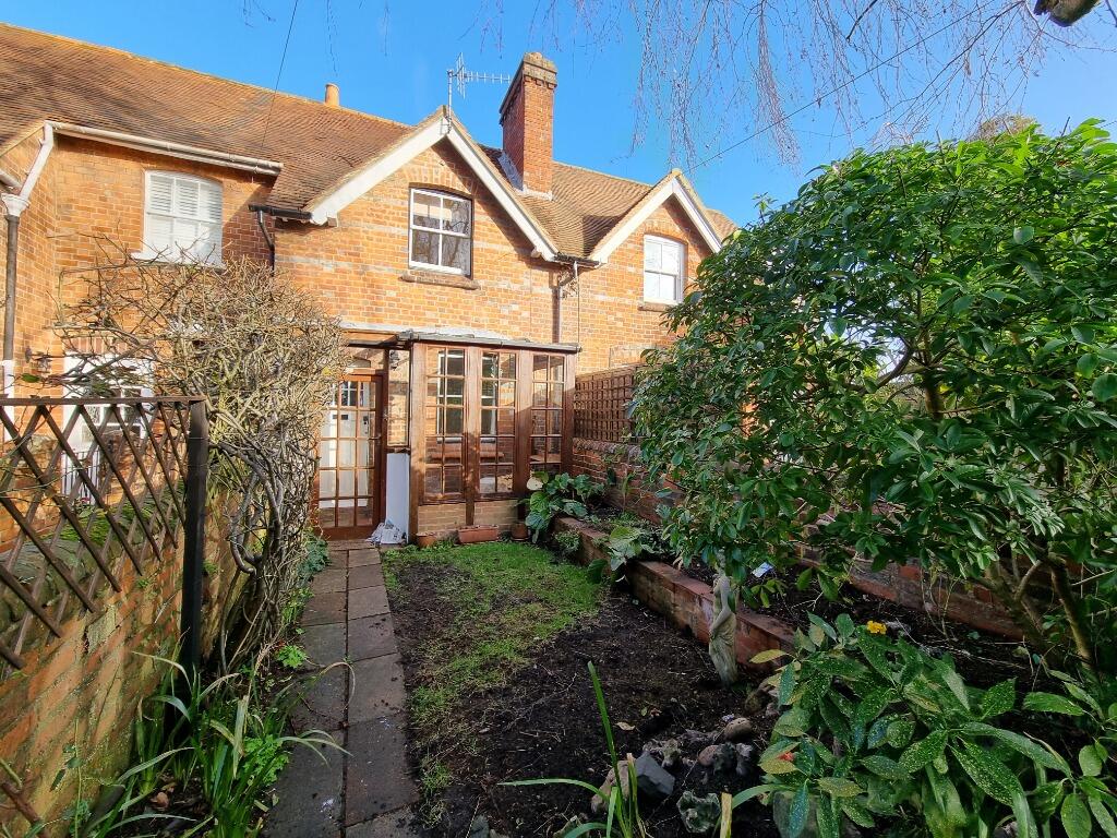 1 bed Mid Terraced House for rent in Henley-on-Thames. From Northwood - Reading 1 bed Mid Terraced House for rent in Henley-on-Thames. From Northwood - Reading