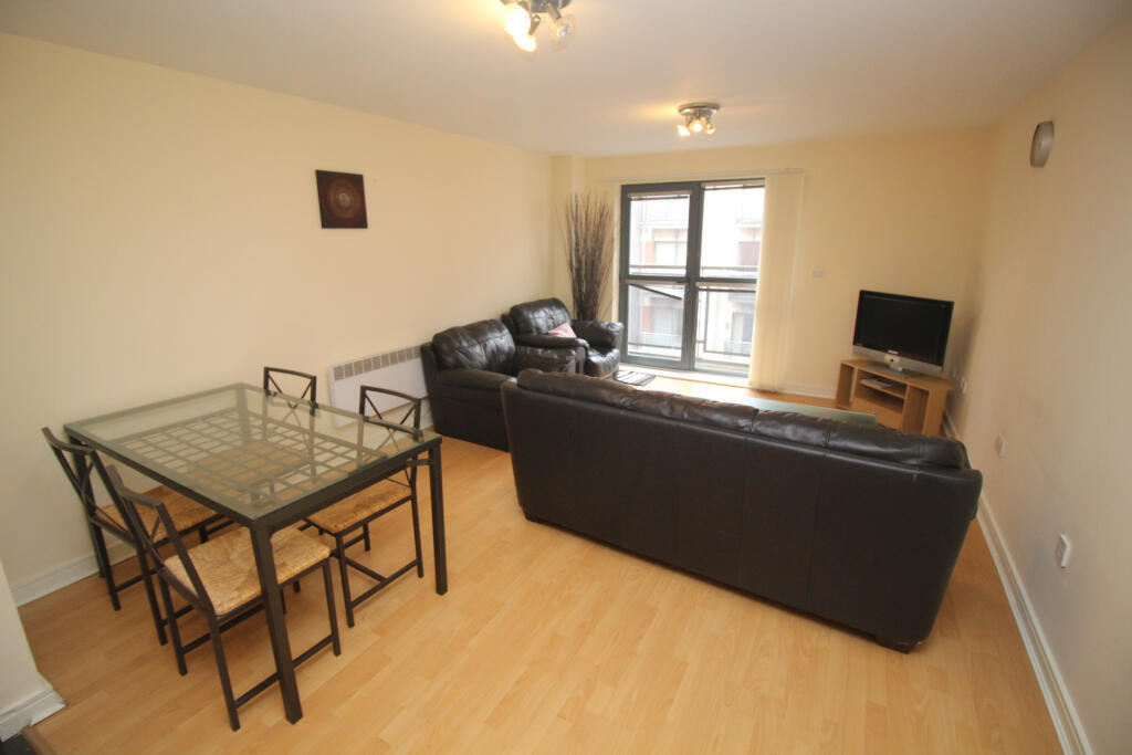 2 bed 1st Floor Flat for rent in Manchester. From Northwood - Sale