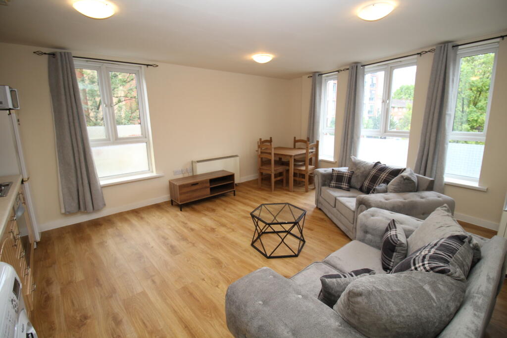 2 bed 1st Floor Flat for rent in Manchester. From Northwood - Sale