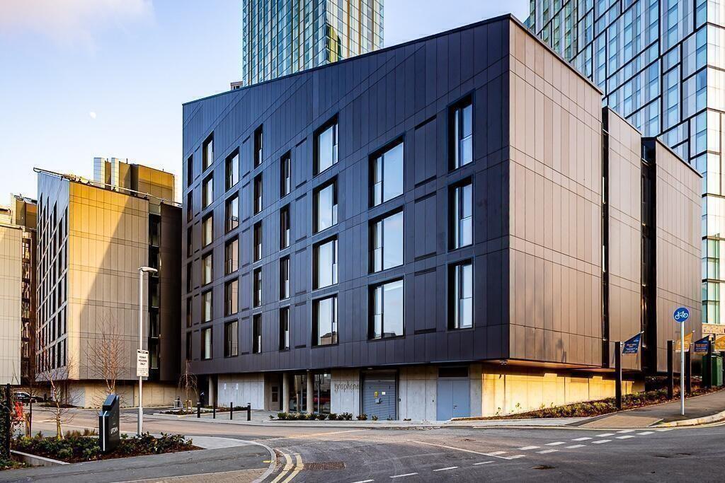 2 bed 1st Floor Flat for rent in . From Northwood - Sale